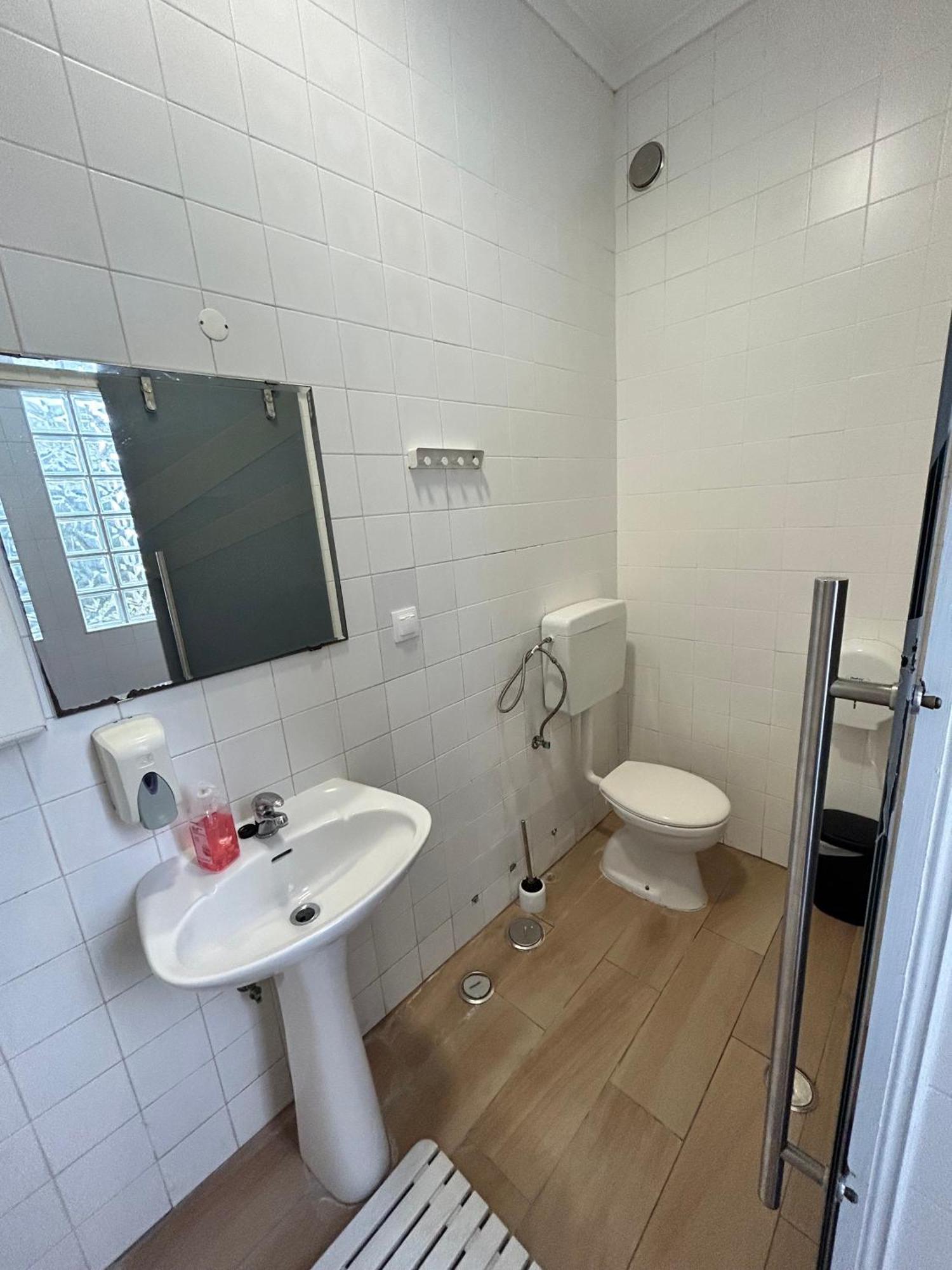 Farol Bed And Breakfast Almada Esterno foto